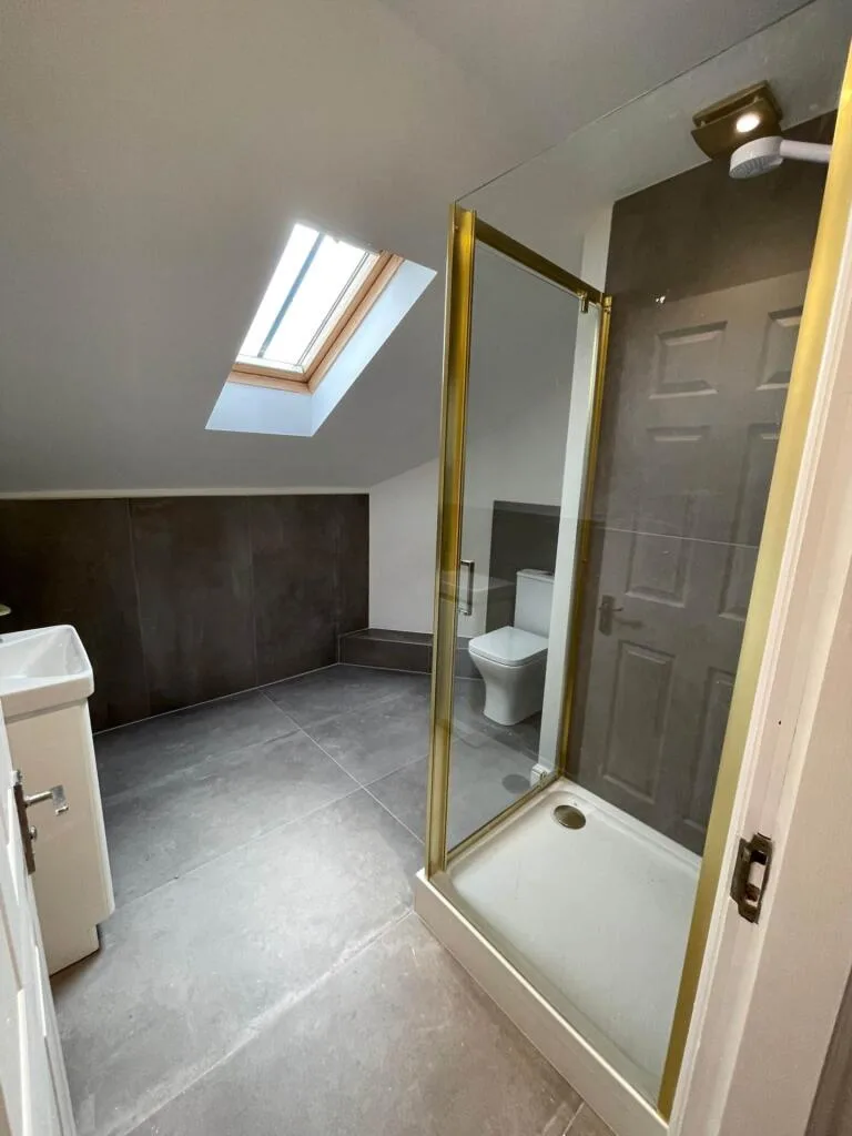 5 bedroom flat for rent