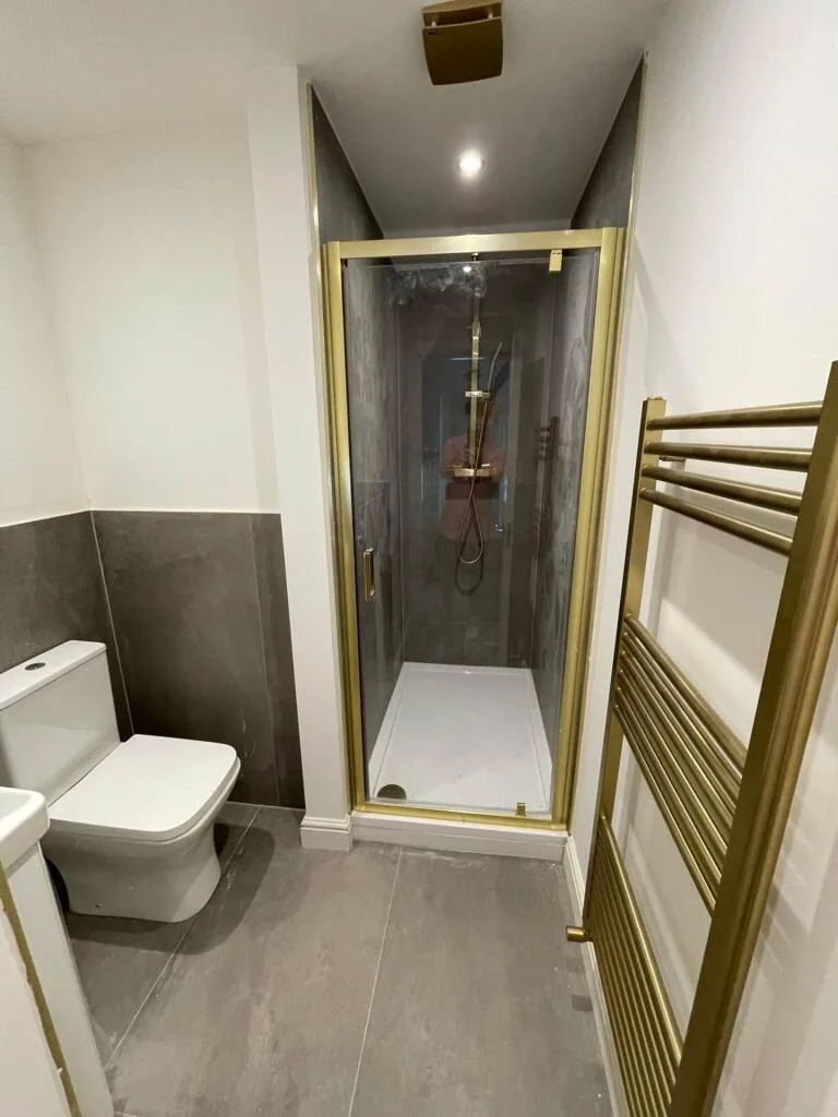 5 bedroom flat for rent