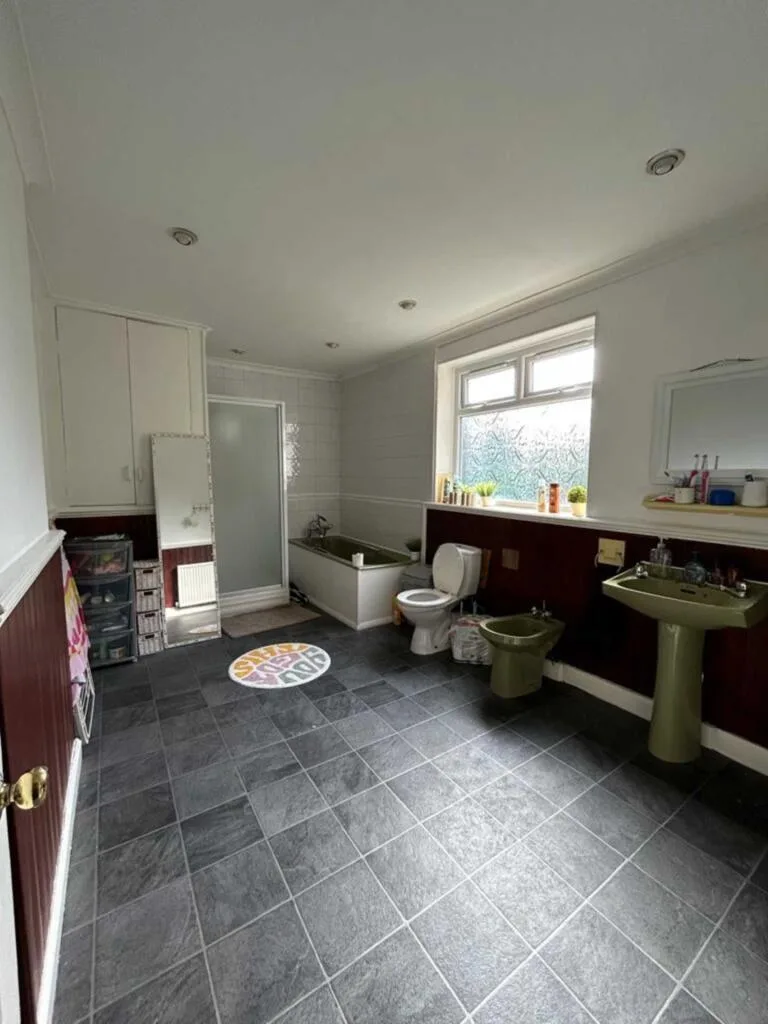 4 bedroom semi-detached house for rent