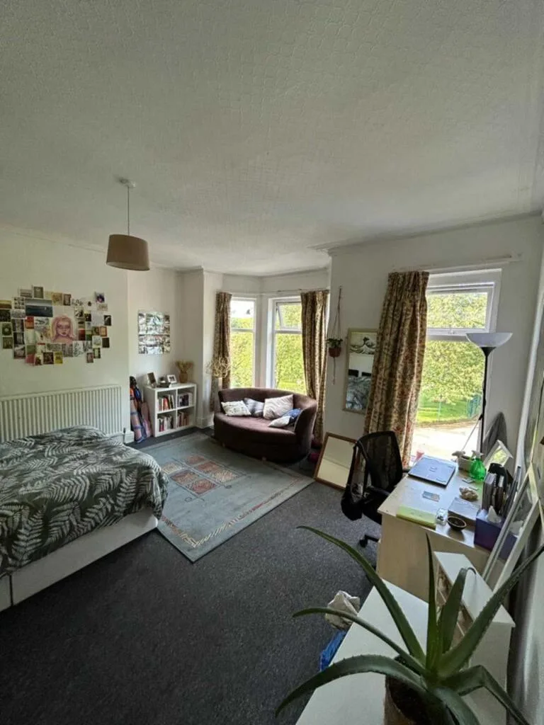 4 bedroom semi-detached house for rent