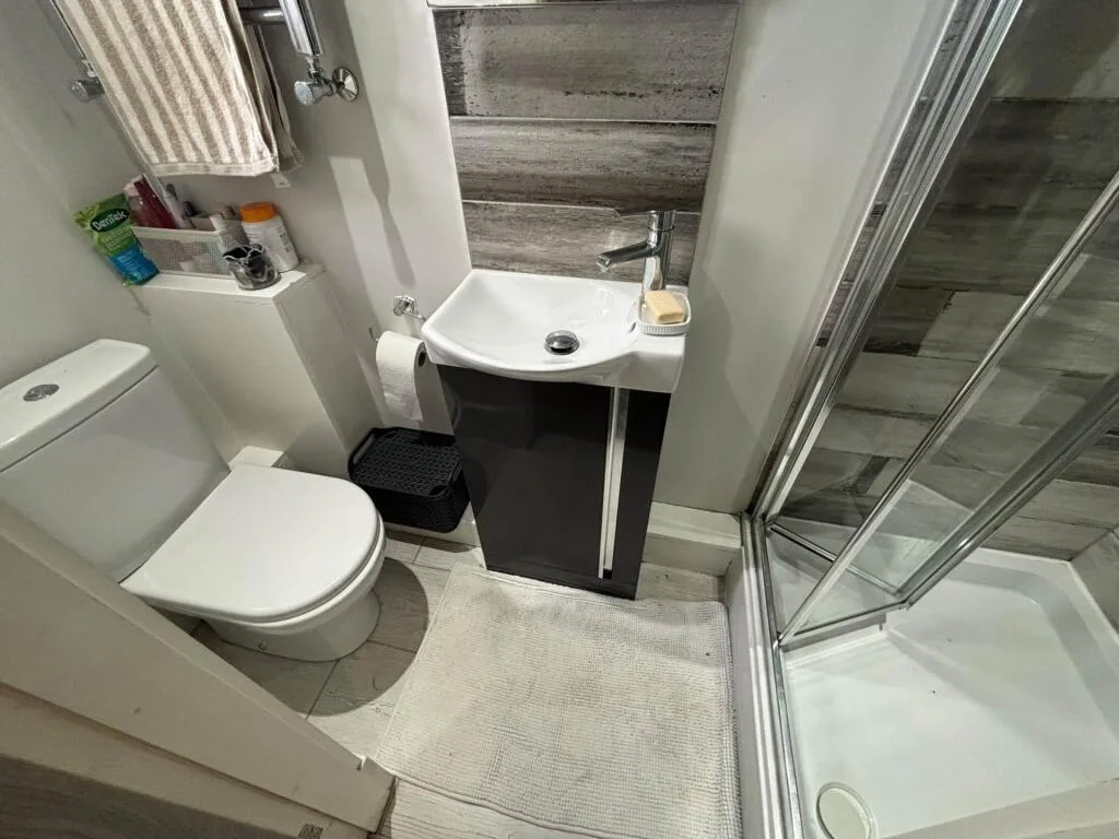 5 bedroom terraced house for rent