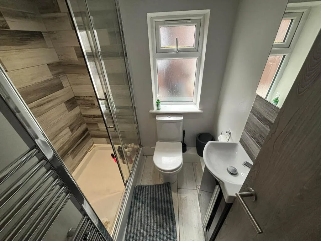 5 bedroom terraced house for rent