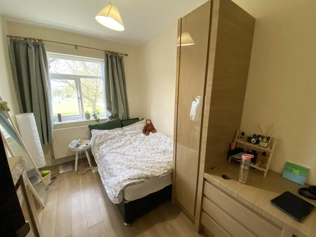 4 bedroom end of terrace house for rent
