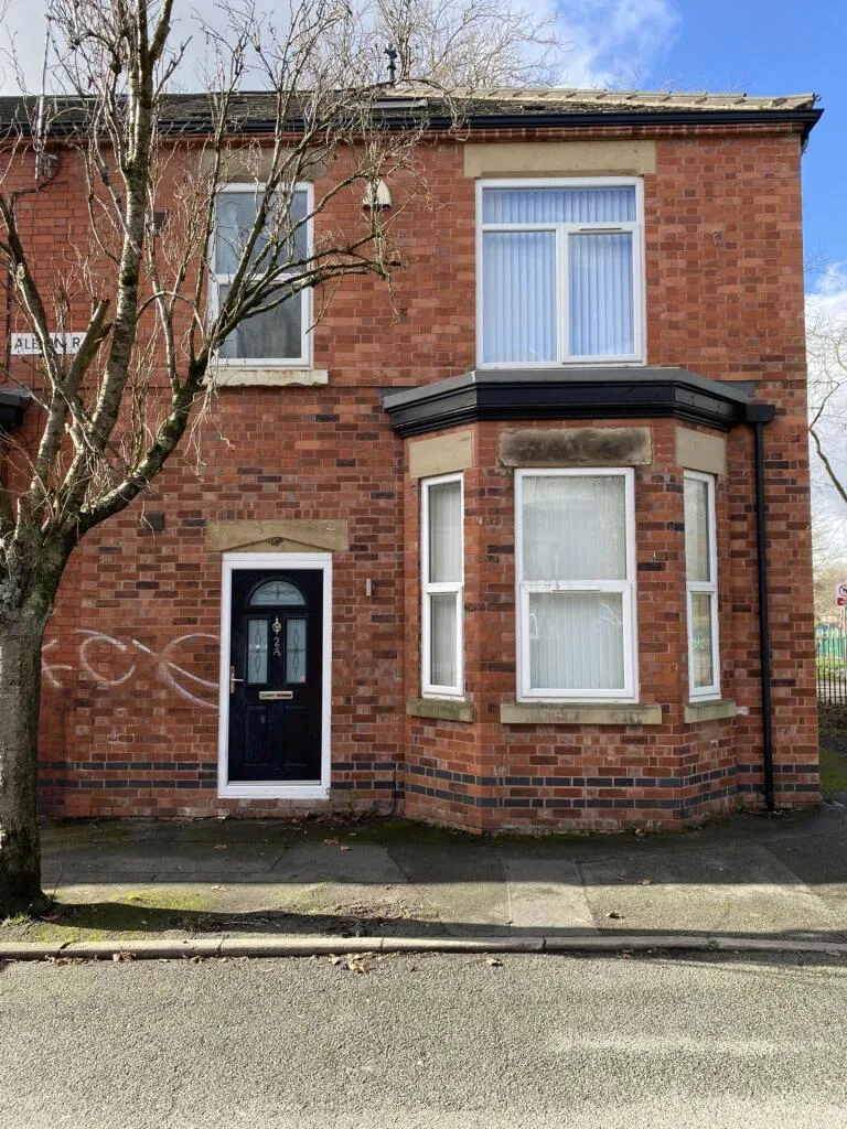 4 bedroom end of terrace house for rent
