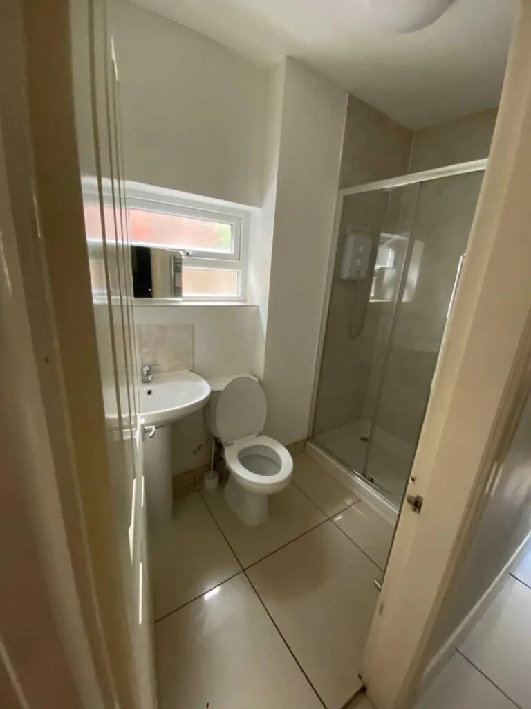 6 bedroom terraced house for rent