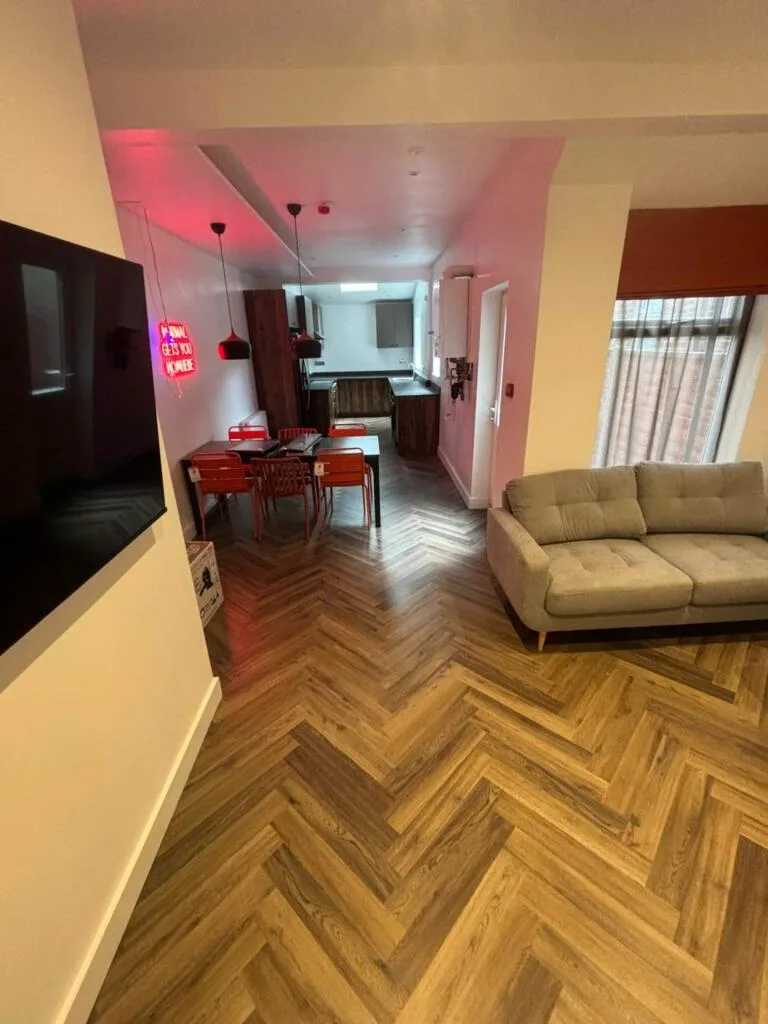 6 bedroom terraced house for rent
