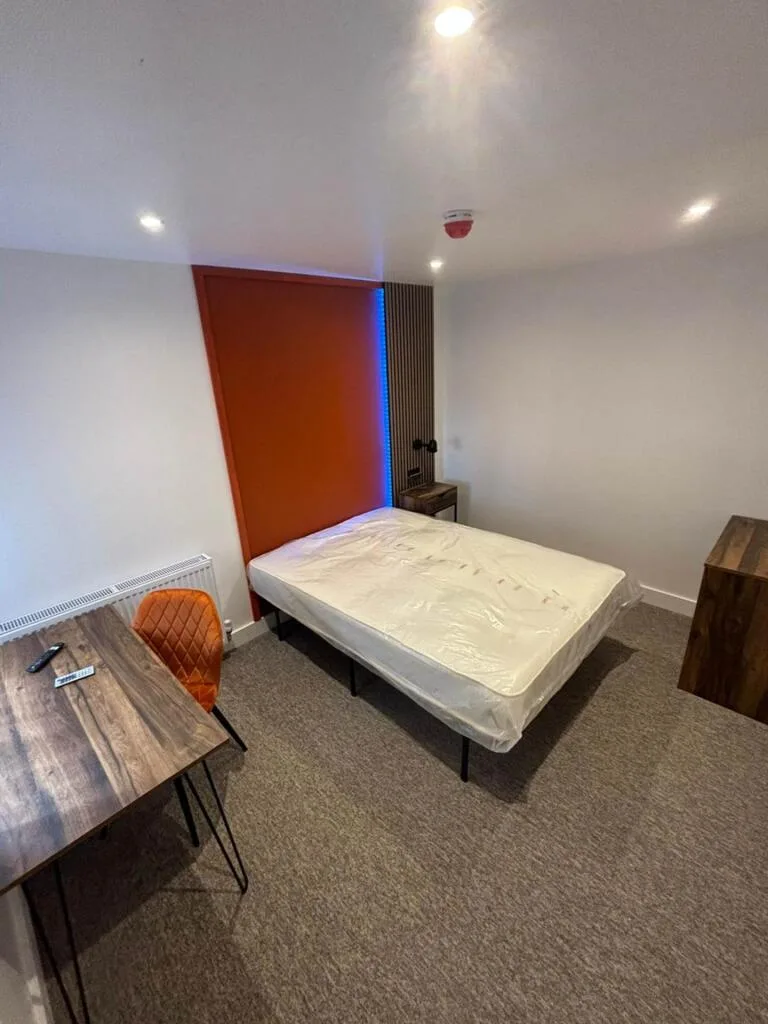 6 bedroom terraced house for rent