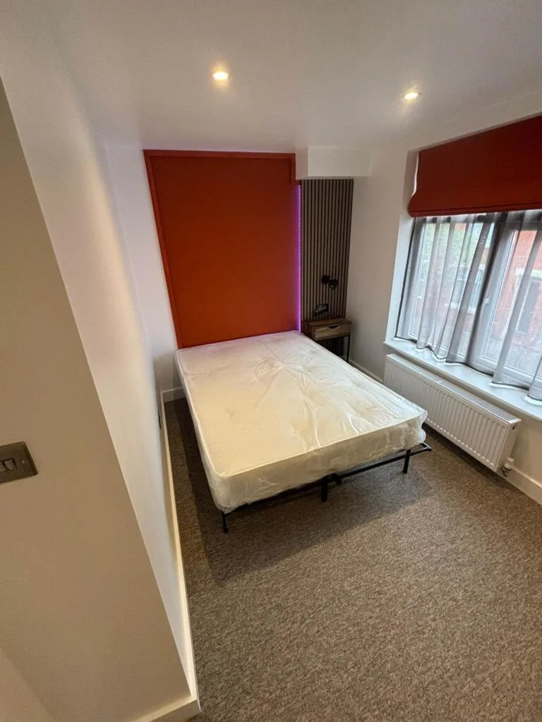 6 bedroom terraced house for rent