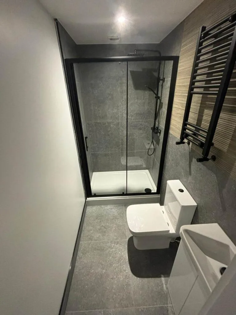 6 bedroom terraced house for rent