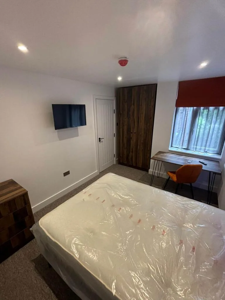 6 bedroom terraced house for rent
