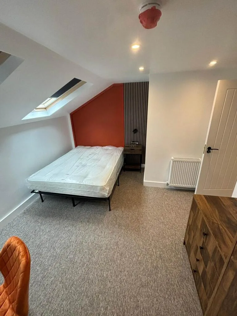 6 bedroom terraced house for rent