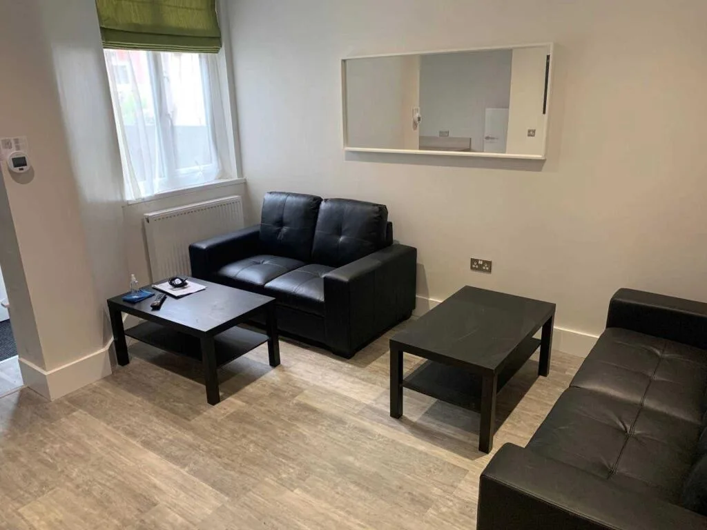 5 bedroom terraced house for rent