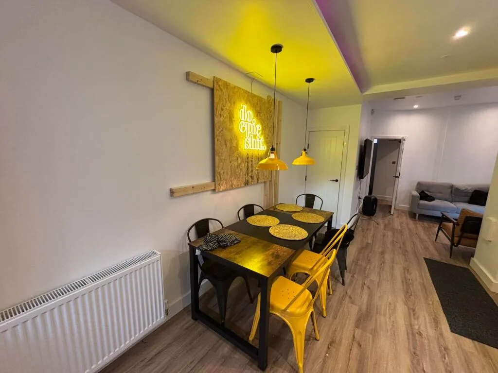 6 bedroom terraced house for rent
