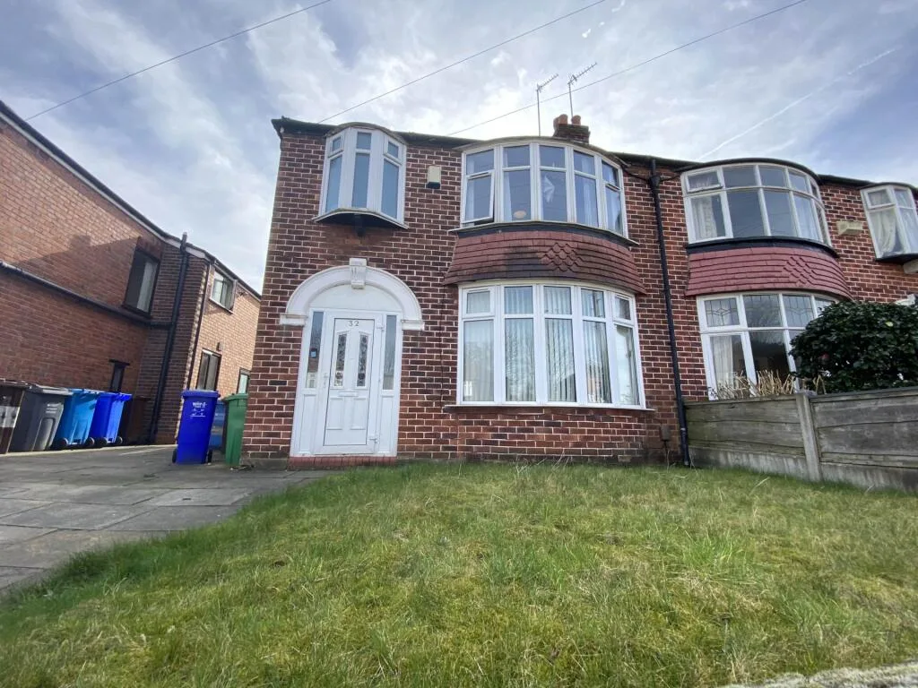 6 bedroom semi-detached house for rent