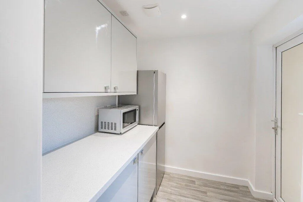 5 bedroom terraced house for rent