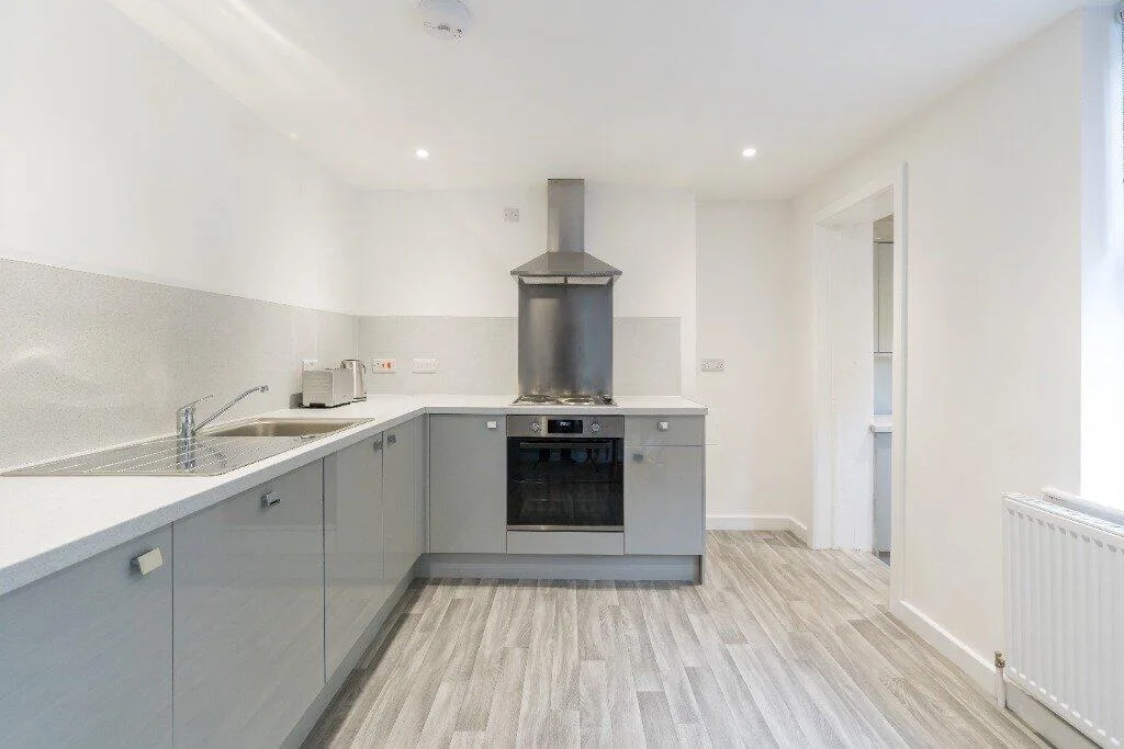 5 bedroom terraced house for rent