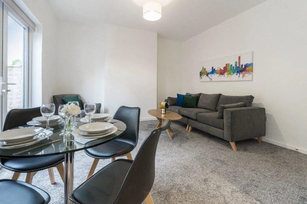 5 bedroom terraced house for rent