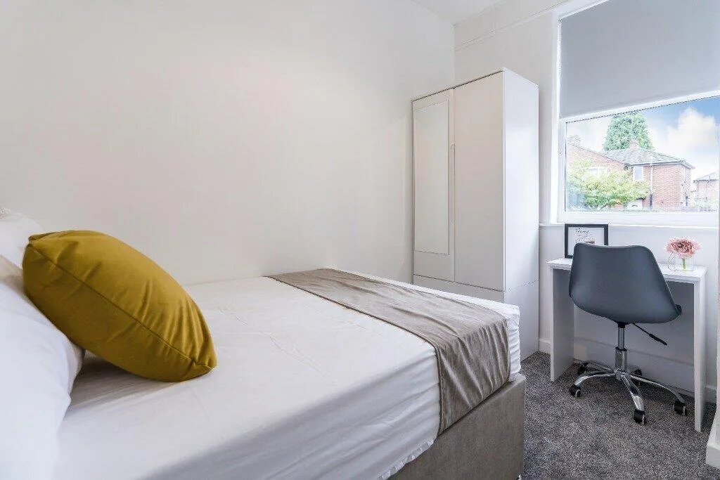 5 bedroom terraced house for rent