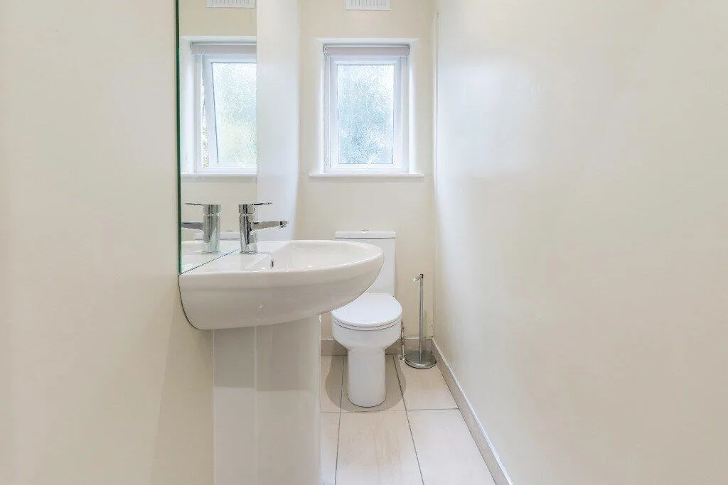 5 bedroom terraced house for rent