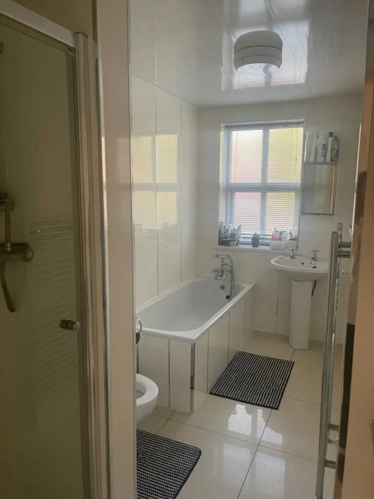 5 bedroom semi-detached house for rent