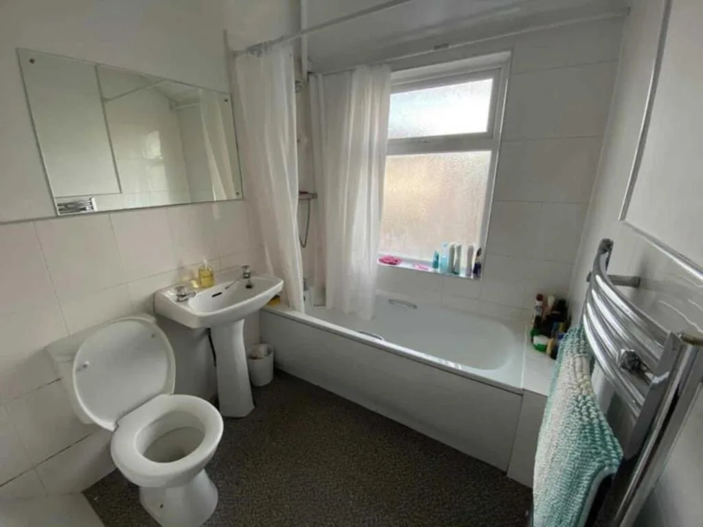 4 bedroom semi-detached house for rent