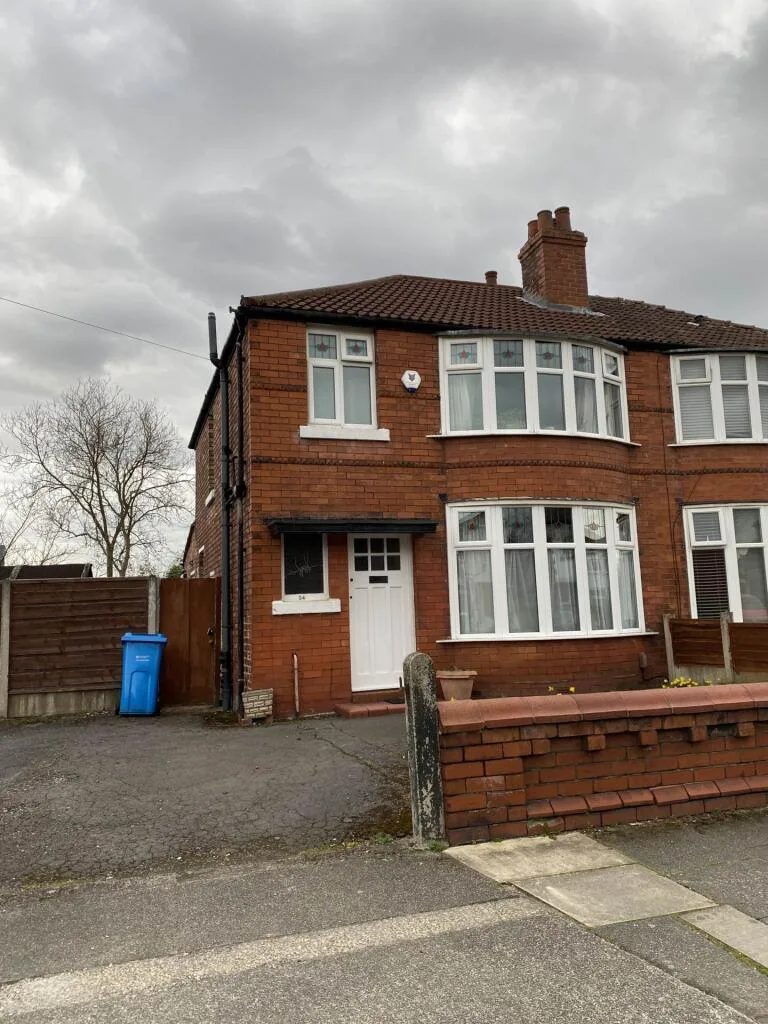 4 bedroom semi-detached house for rent