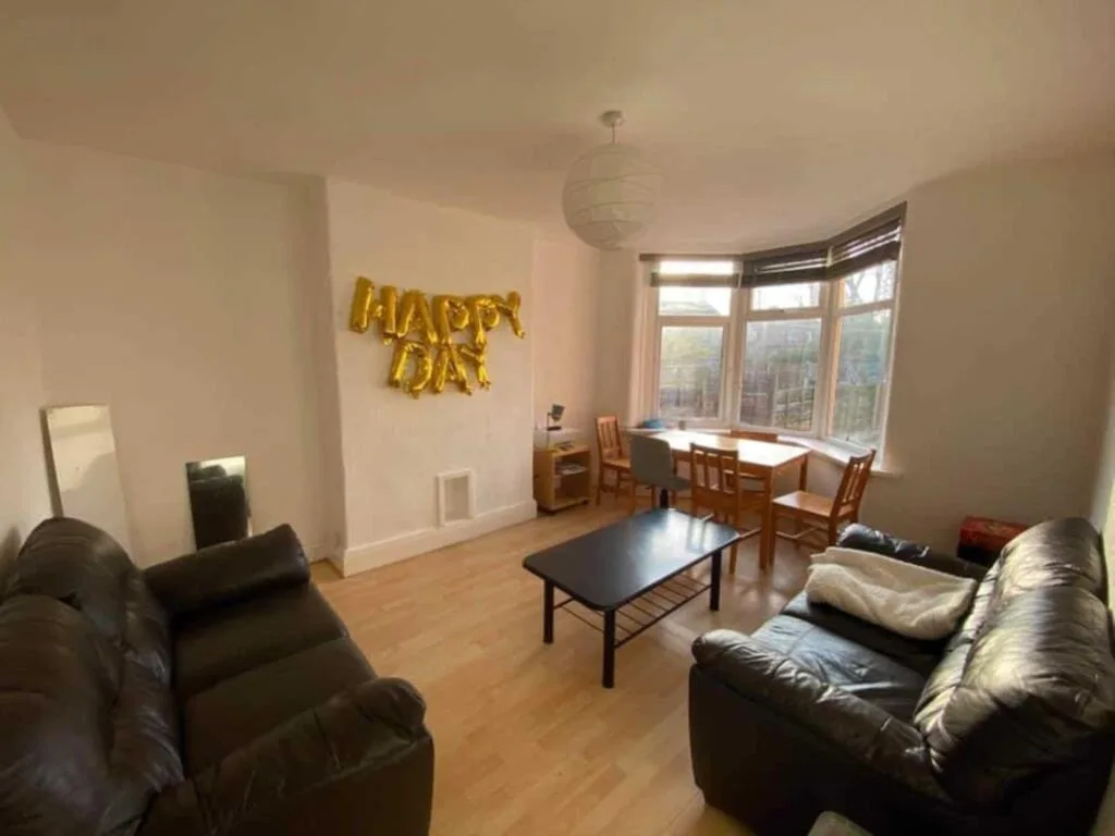 4 bedroom semi-detached house for rent