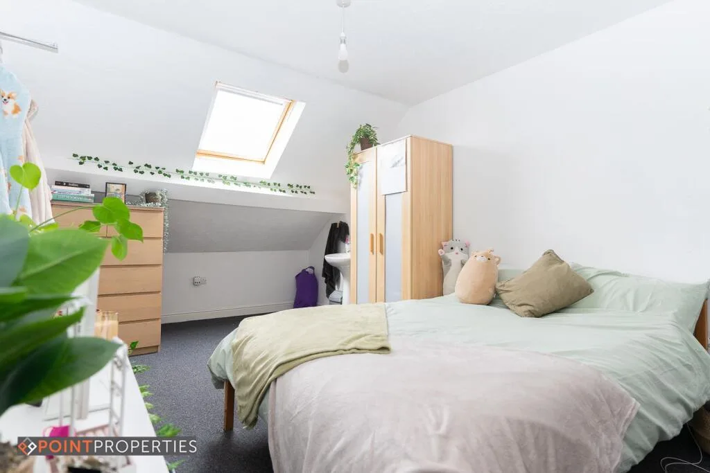 8 bedroom terraced house for rent