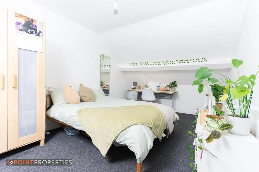8 bedroom terraced house for rent