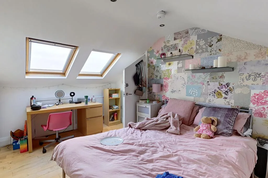 5 bedroom terraced house for rent