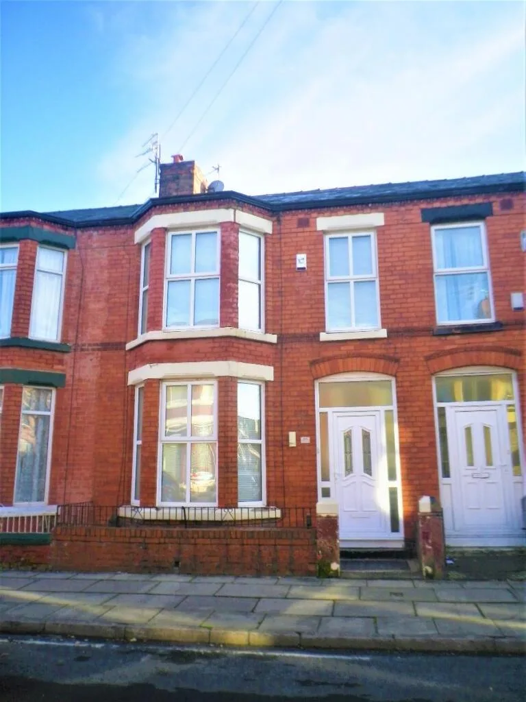 5 bedroom terraced house for rent