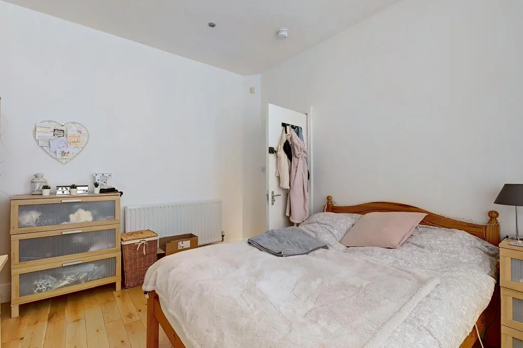 5 bedroom terraced house for rent