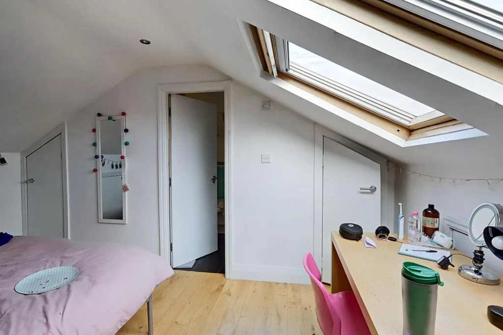 5 bedroom terraced house for rent