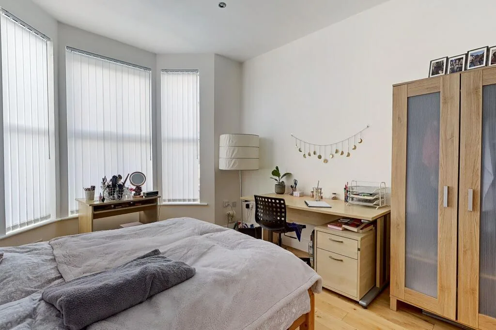 5 bedroom terraced house for rent