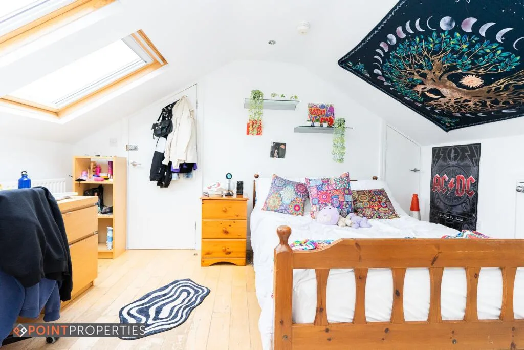 5 bedroom terraced house for rent