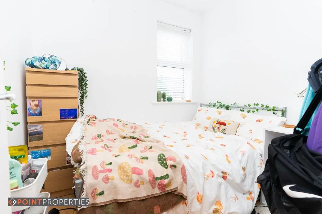 5 bedroom terraced house for rent