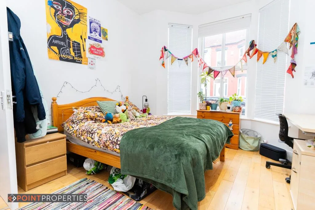 5 bedroom terraced house for rent