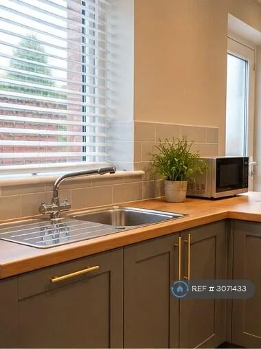 6 bedroom terraced house for rent