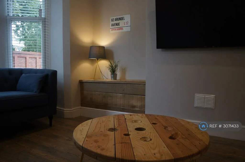 6 bedroom terraced house for rent