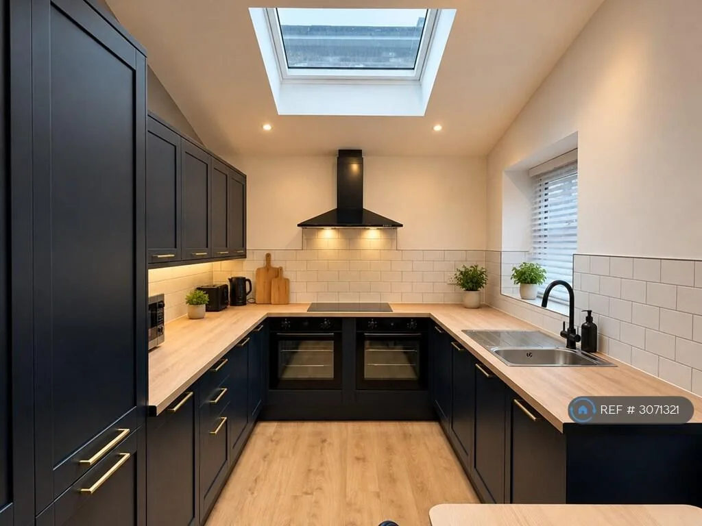 6 bedroom terraced house for rent