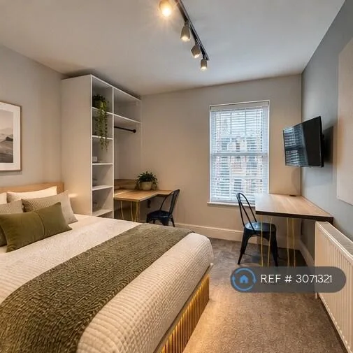 6 bedroom terraced house for rent