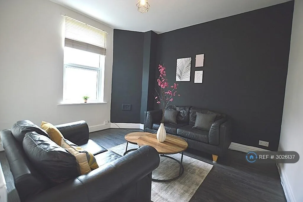 3 bedroom flat for rent