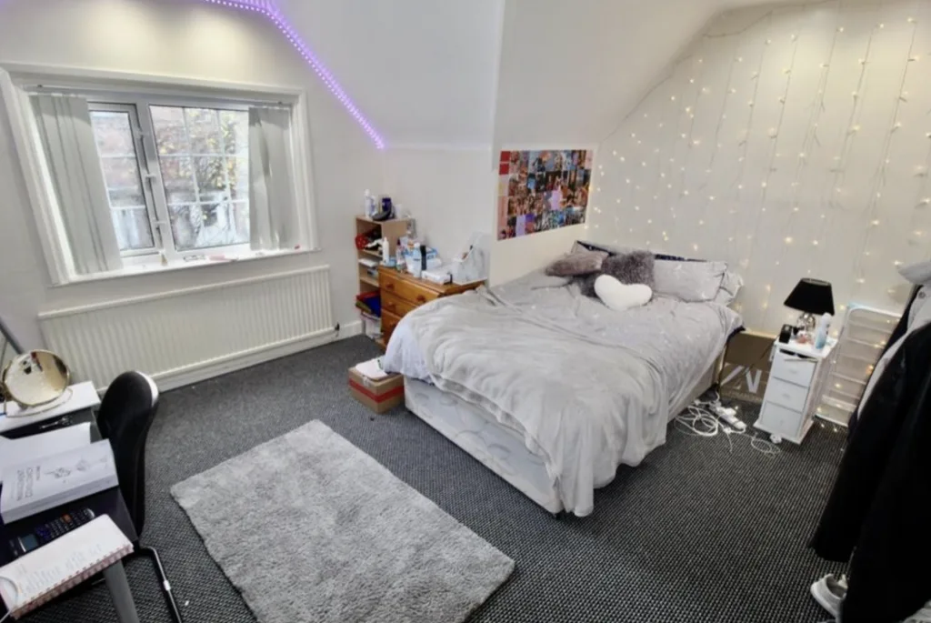 10 bedroom house for rent