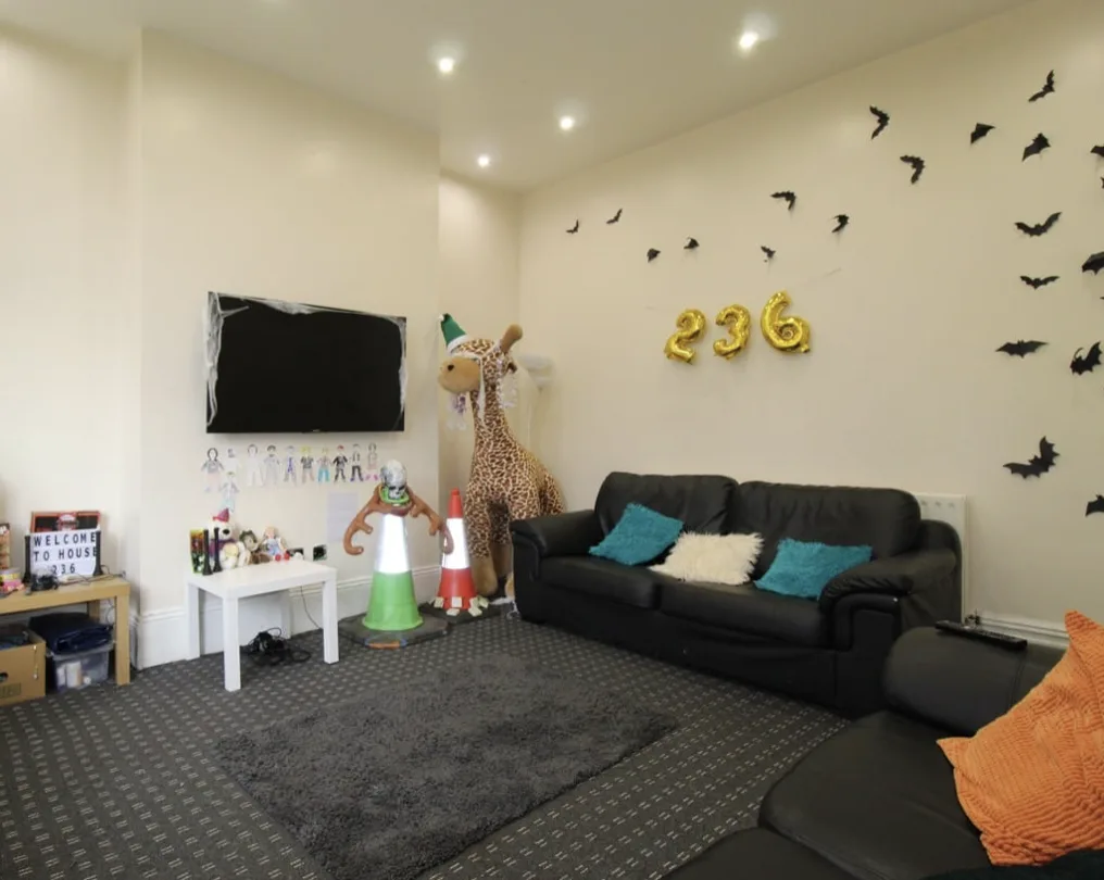 10 bedroom house for rent
