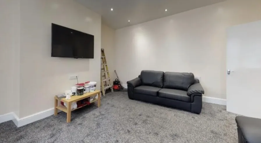 10 bedroom terraced house for rent