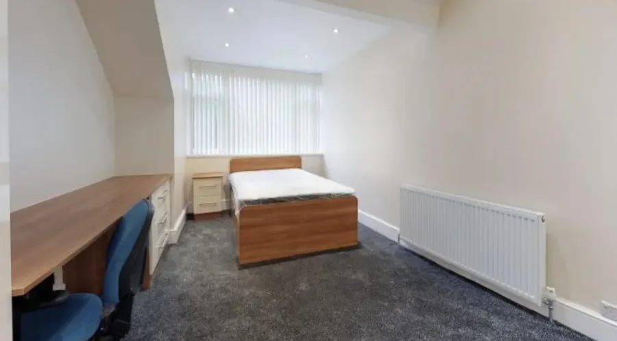 10 bedroom terraced house for rent