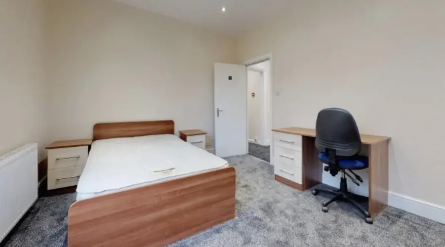 10 bedroom terraced house for rent