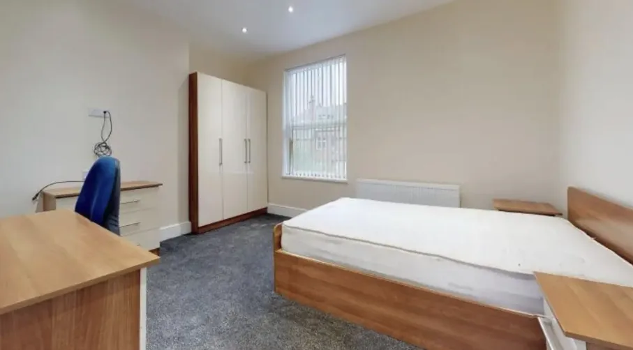 10 bedroom terraced house for rent