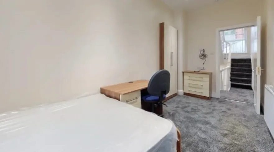 10 bedroom terraced house for rent