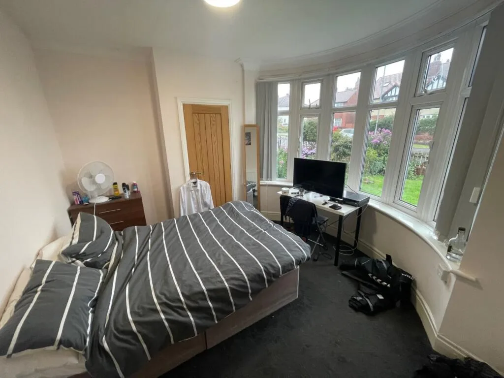 7 bedroom semi-detached house for rent